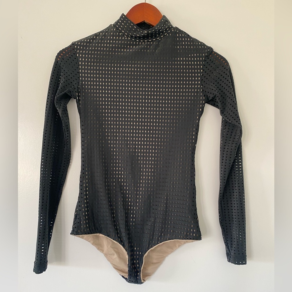 Like new Ehukai Mesh in black.